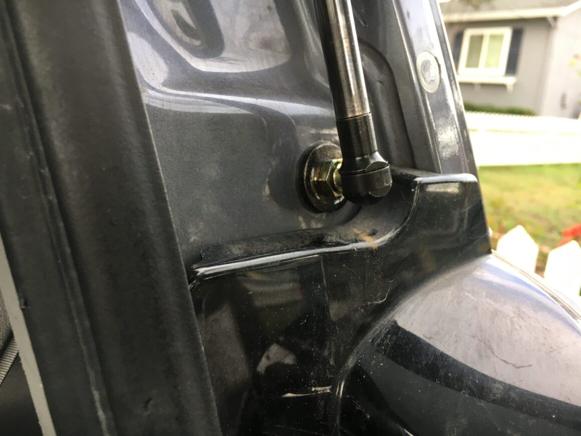 4runner 4th tailgate strut replacement