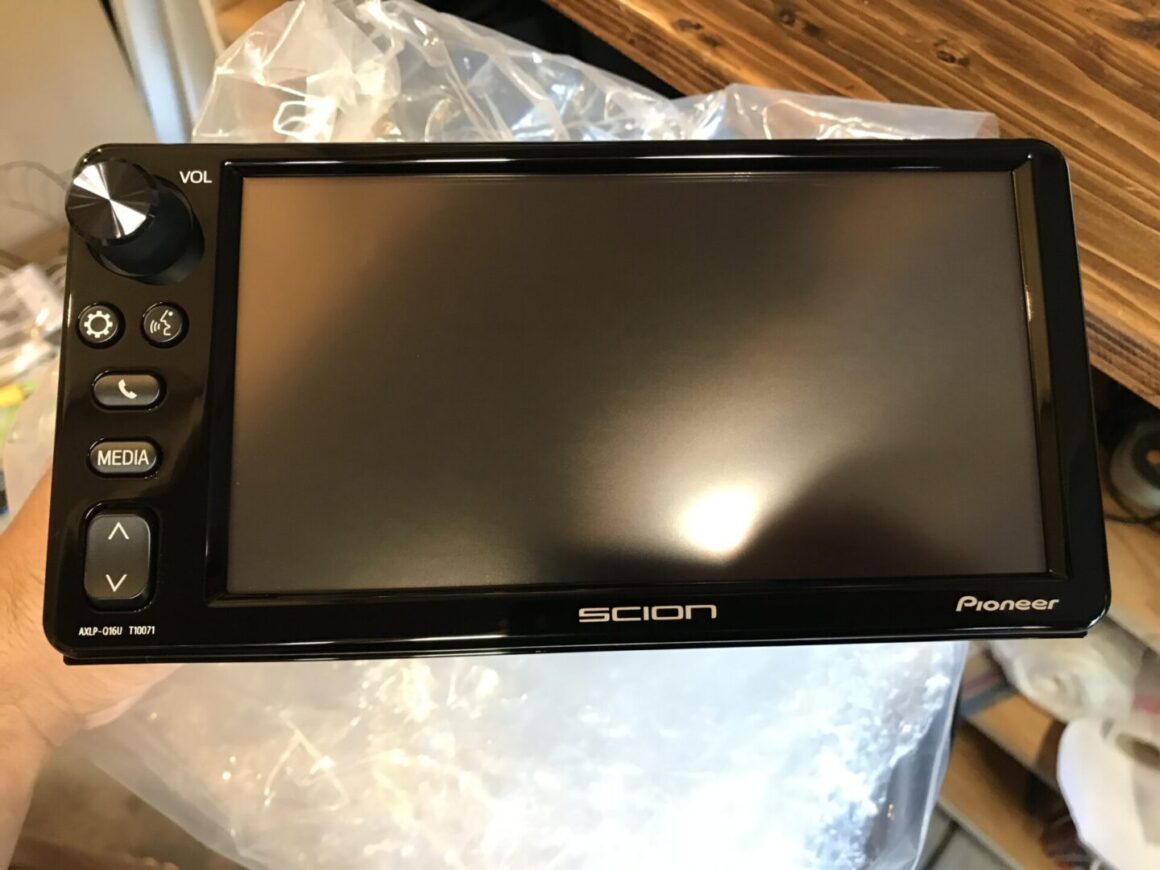 scion t10017 head unit PT546-00170
